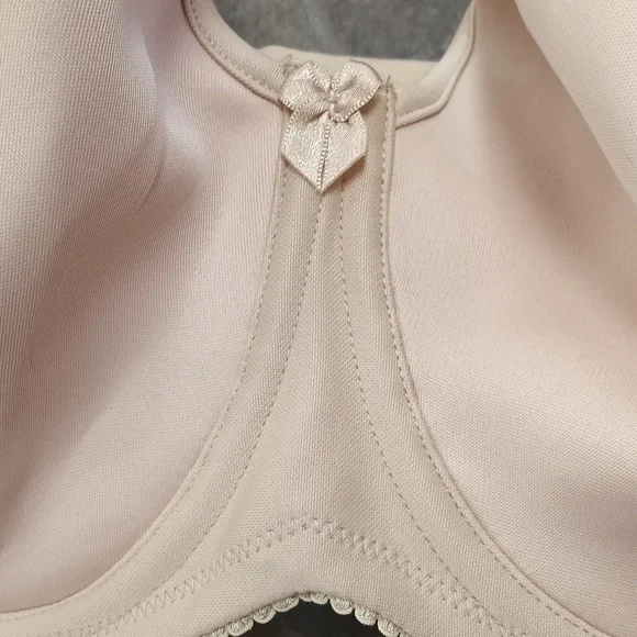 Elila Microfiber Molded Underwire Full Coverage Bra - Picture 3 of 8